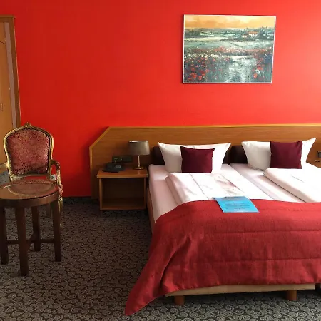 Hotell Servatius 3*