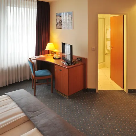 Hotell Servatius 3*