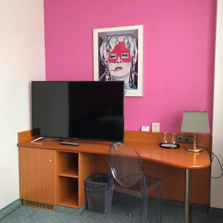 호텔 세르바티우스 3*