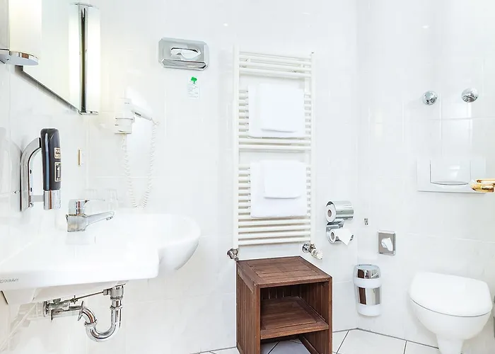 Otel Servatius 3*