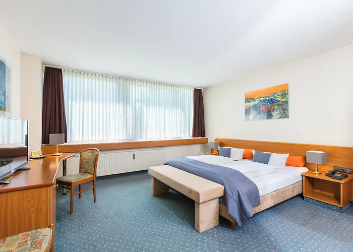 瑟万提斯酒店 3*