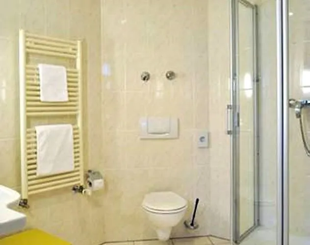 Otel Servatius Köln
